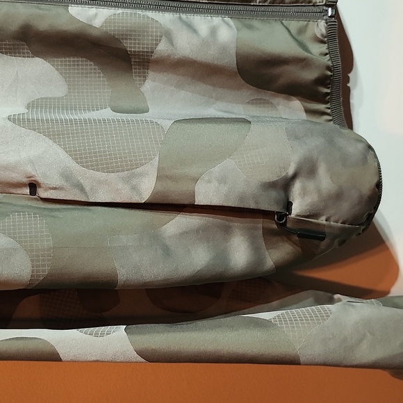 Jordan Camo Windbreaker - Picture 4 of 10